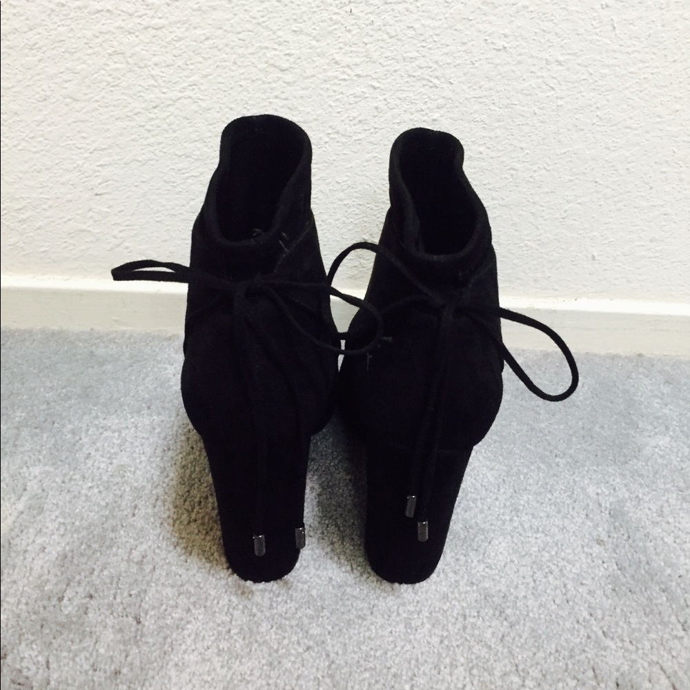 NWT Rare! Kendall+Kylie Black Suede Lace Up Boots - Picture 5 of 6